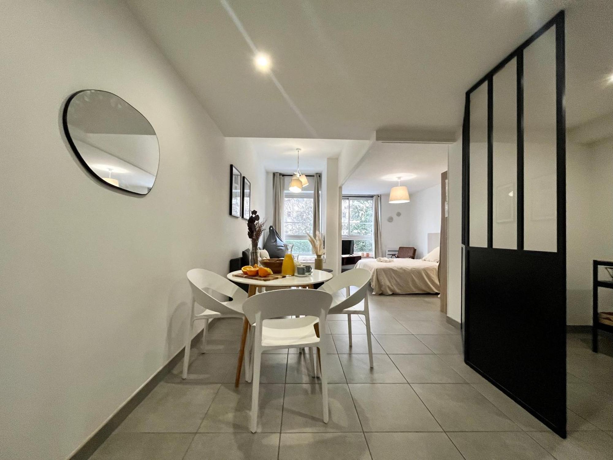 Suite Danbury Lyon Zewnętrze zdjęcie